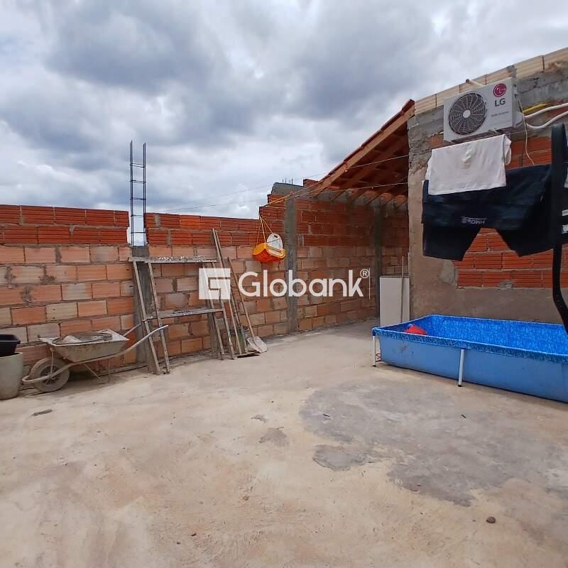 Casa 2 quartos à venda Loteamento dos Cristais 66m² Montes Claros MG: 
