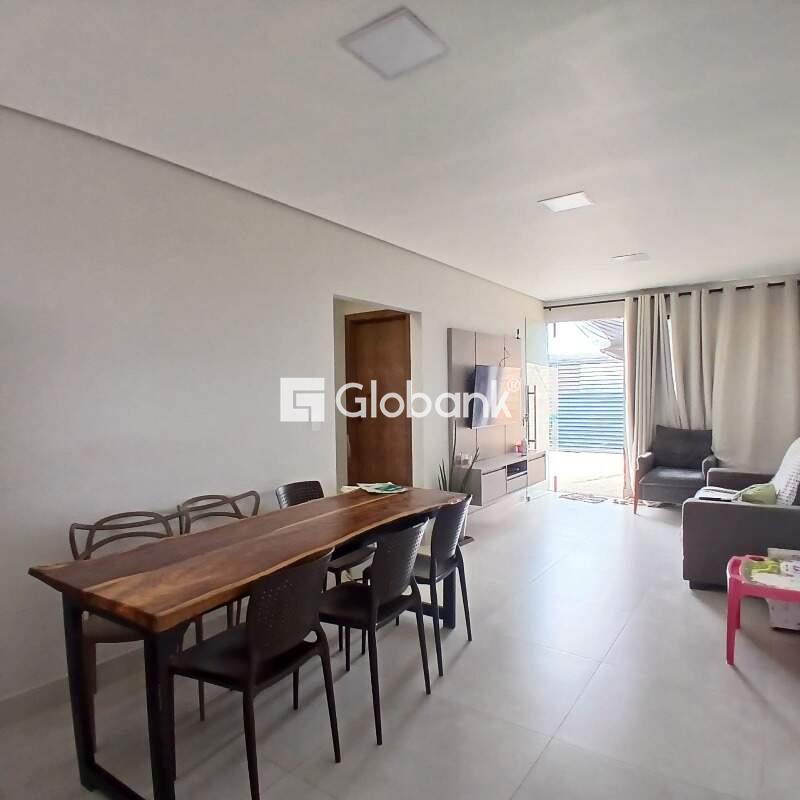 Casa 2 quartos à venda Loteamento dos Cristais 66m² Montes Claros MG: 