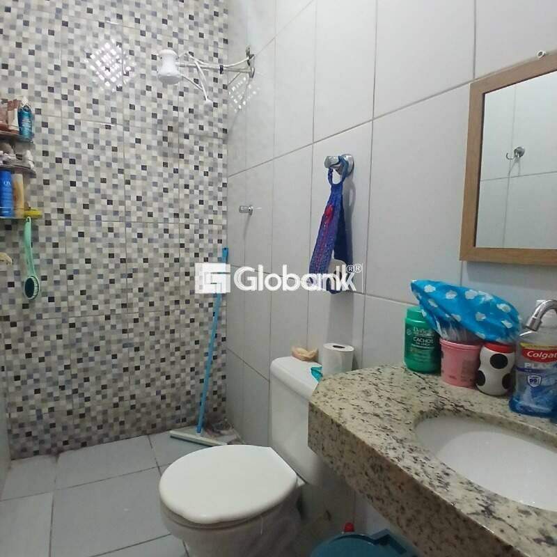 Casa 2 quartos à venda Independência 53m² Montes Claros MG: 