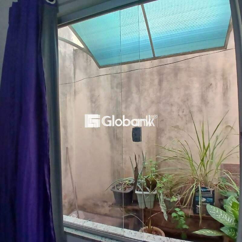 Casa 2 quartos à venda Independência 53m² Montes Claros MG: 