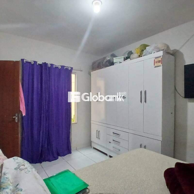 Casa 2 quartos à venda Independência 53m² Montes Claros MG: 
