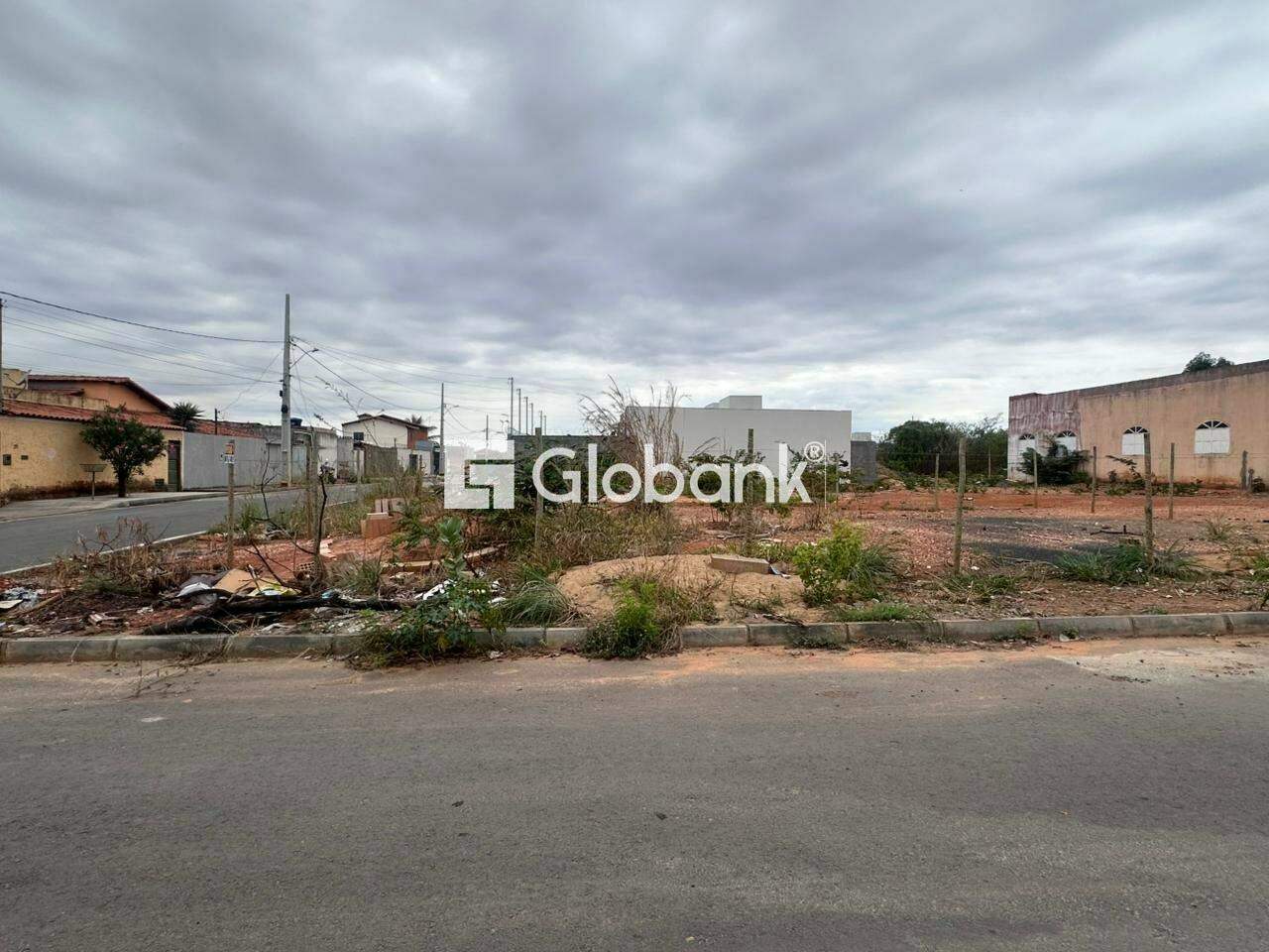 Terreno à venda Acácias 180m² Montes Claros MG: 