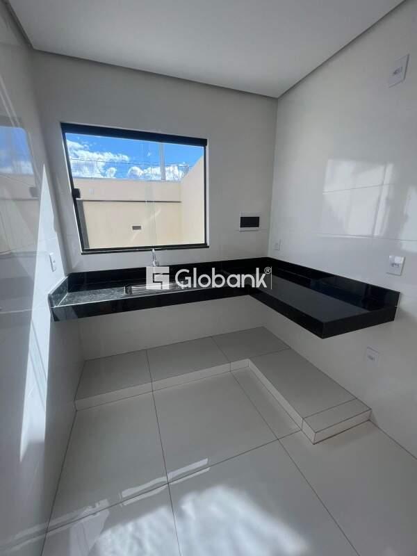 Casa 2 quartos à venda Santos Dumont 46m² Montes Claros MG: 