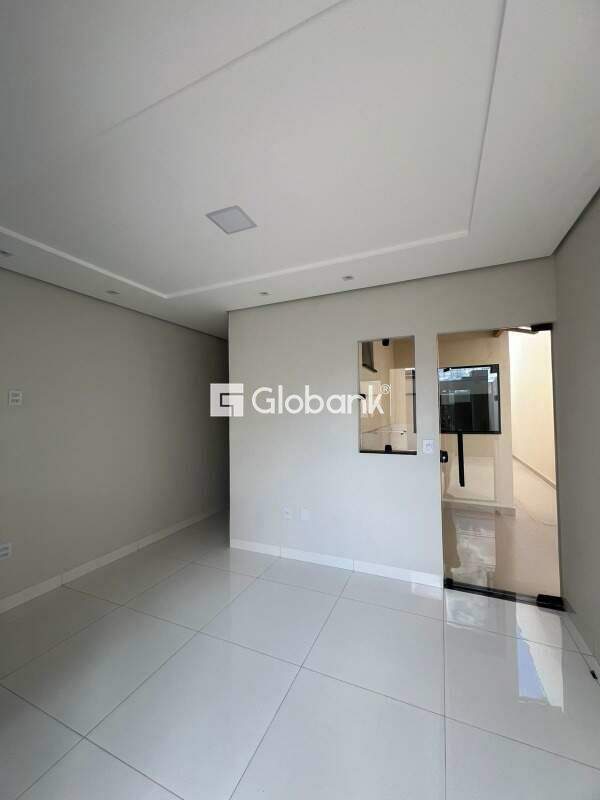 Casa 2 quartos à venda Santos Dumont 46m² Montes Claros MG: 