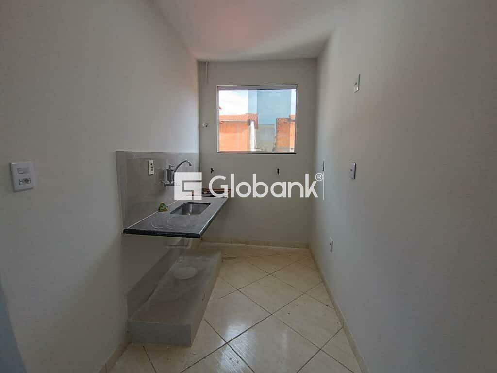 Casa 2 quartos para aluguel Dona Gregória 50m² Montes Claros MG: 
