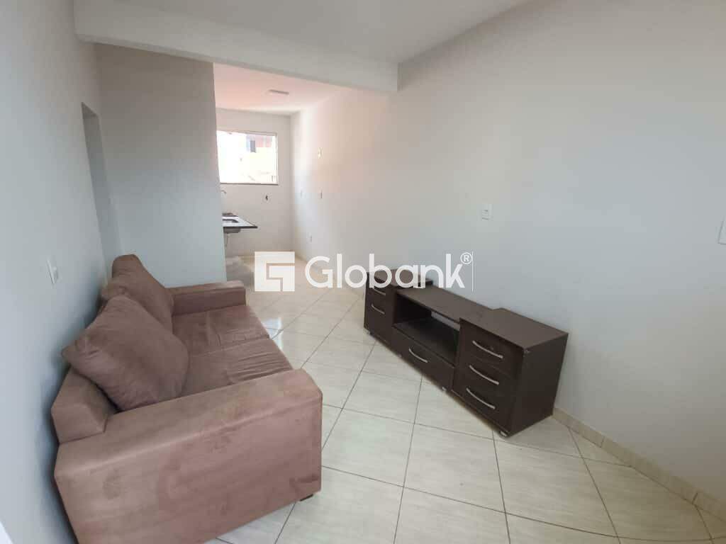 Casa 2 quartos para aluguel Dona Gregória 50m² Montes Claros MG: 