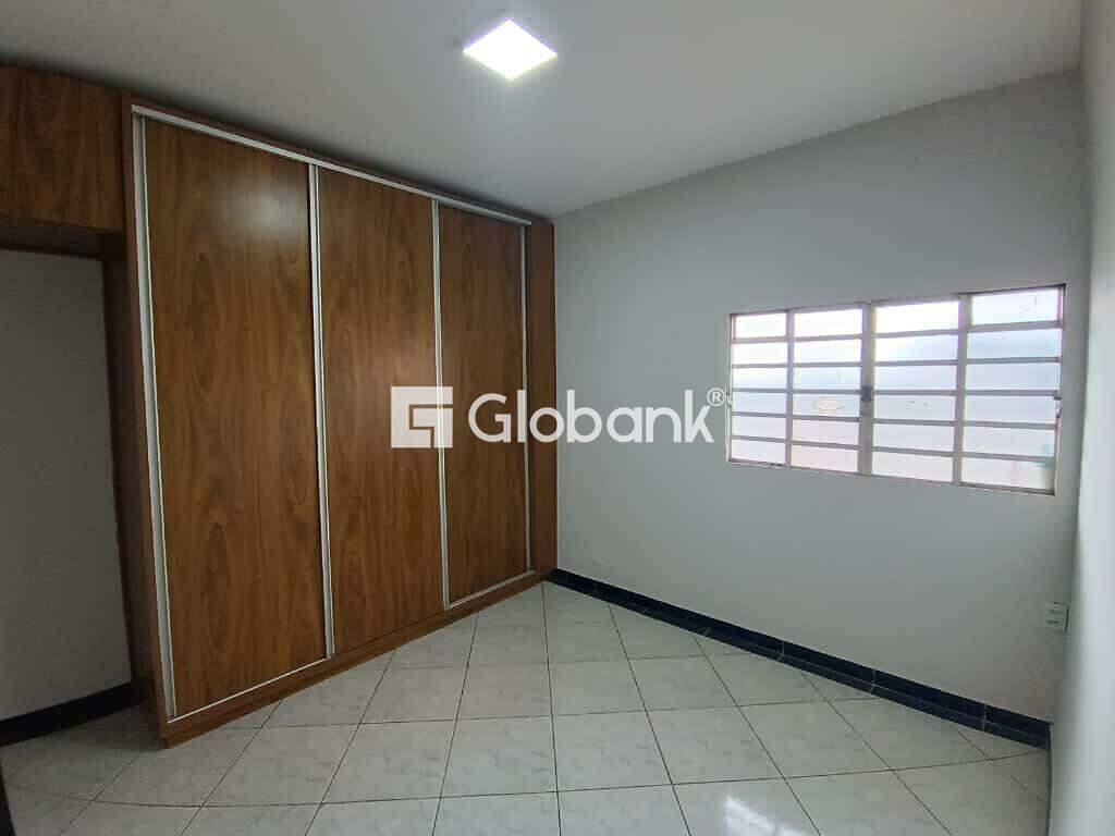 Casa 2 quartos para aluguel Dona Gregória 50m² Montes Claros MG: 