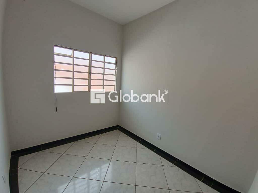 Casa 2 quartos para aluguel Dona Gregória 50m² Montes Claros MG: 
