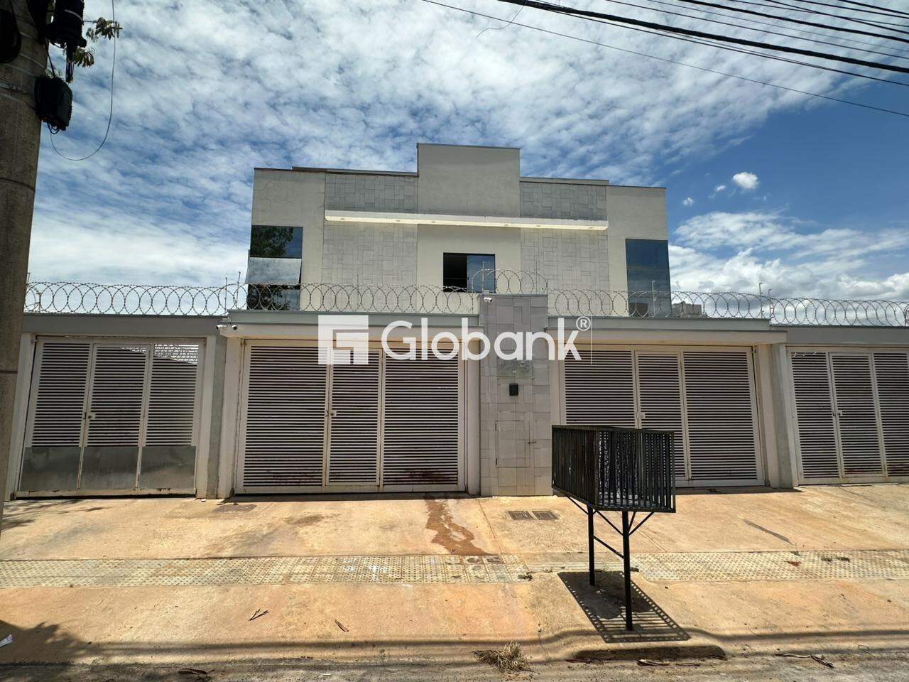 Cobertura 3 quartos para aluguel Ibituruna 140m² Montes Claros MG: Fachada