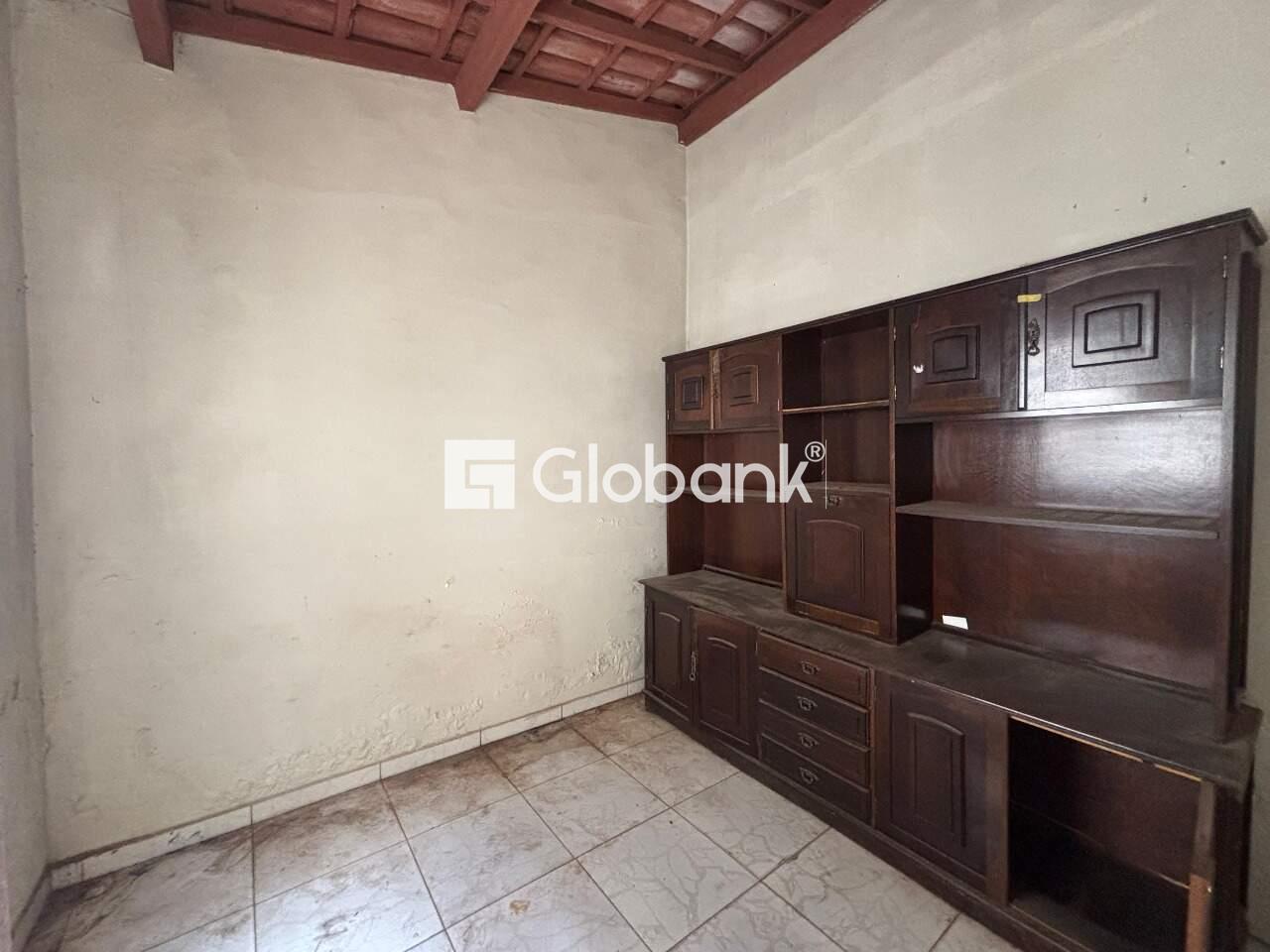 Casa 3 quartos para aluguel Centro 180m² Montes Claros MG: Quarto dce