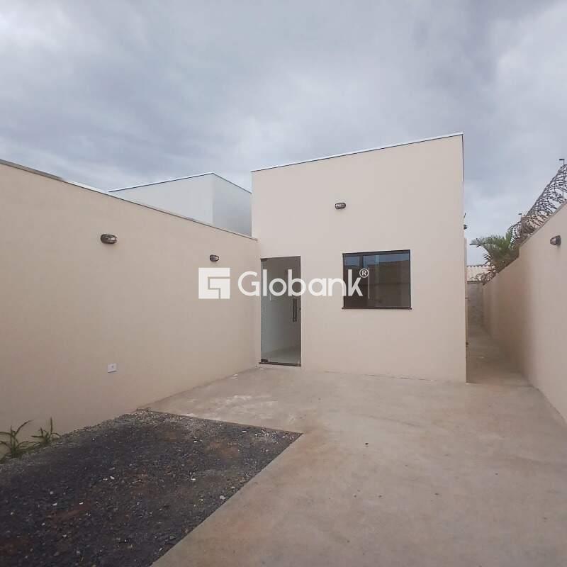 Casa 2 quartos à venda Jardim Primavera 65m² Montes Claros MG: 