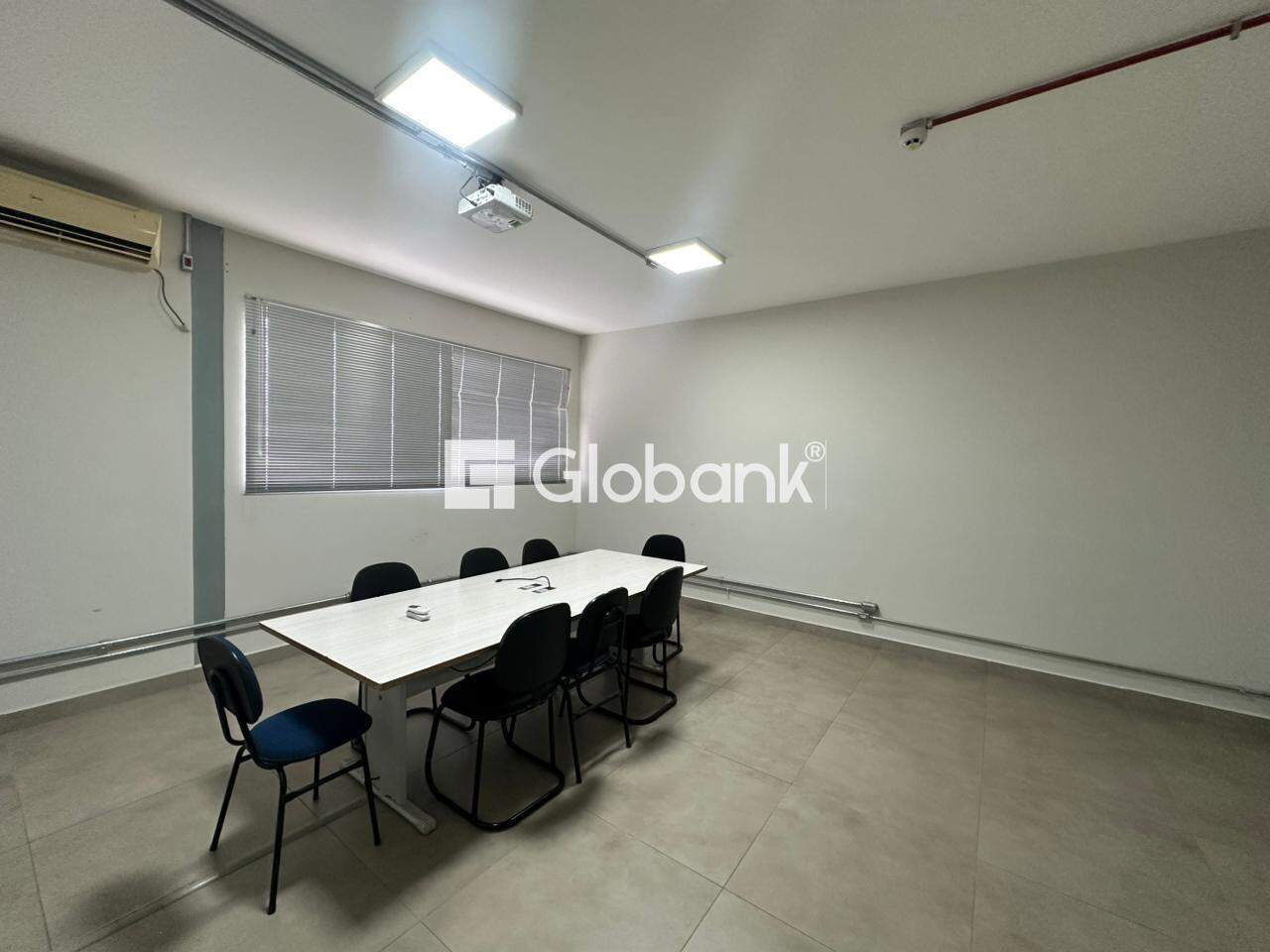 Galpão para aluguel Dos Mangues 1.500m² Montes Claros MG: Escritório