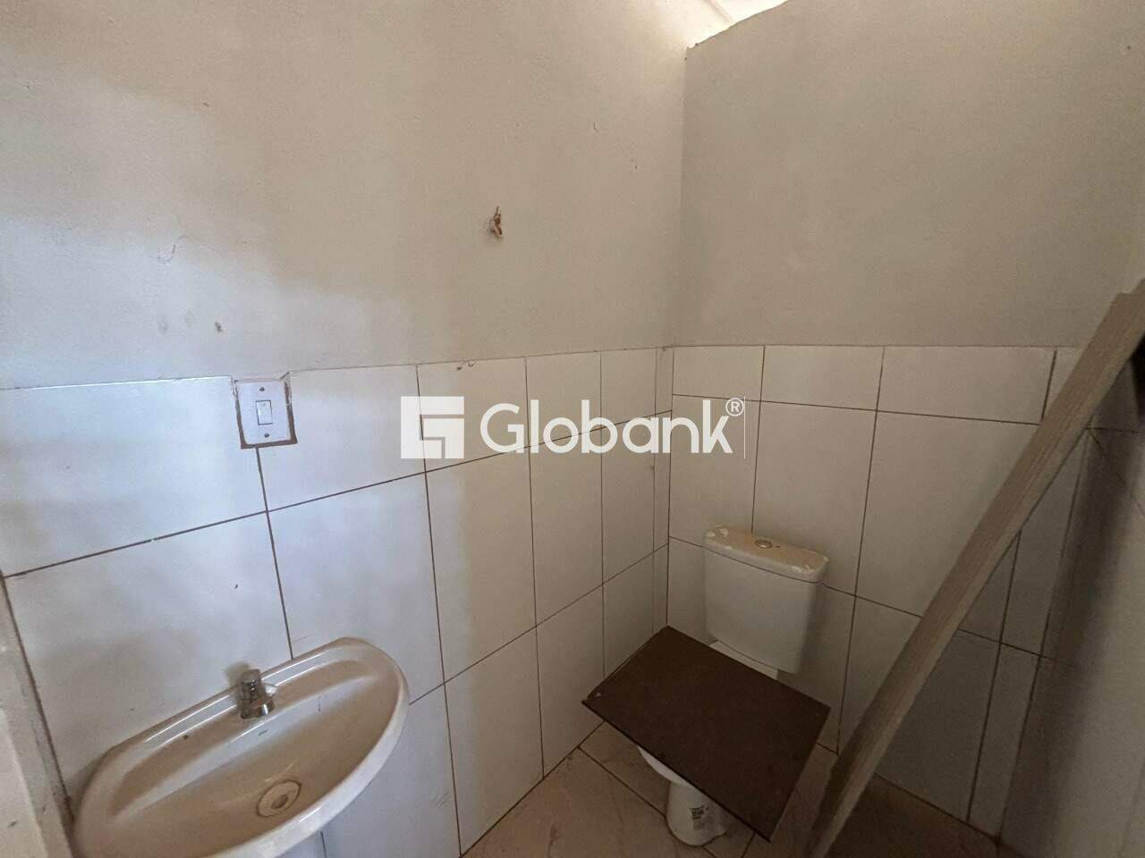 Ponto comercial para aluguel Jardim Olímpico 83m² Montes Claros MG: 