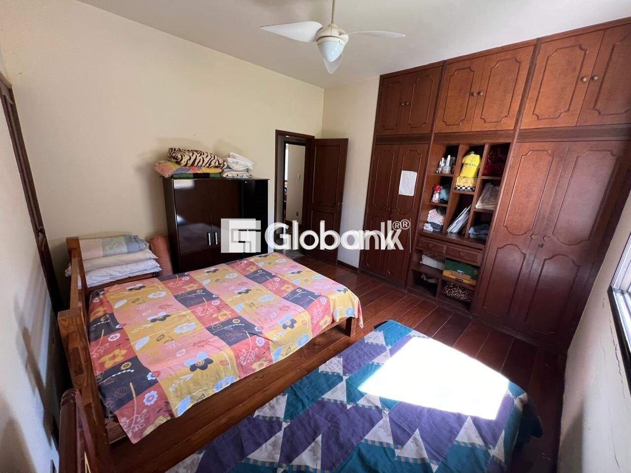 Casa 7 quartos para aluguel Centro 475m² Montes Claros MG: