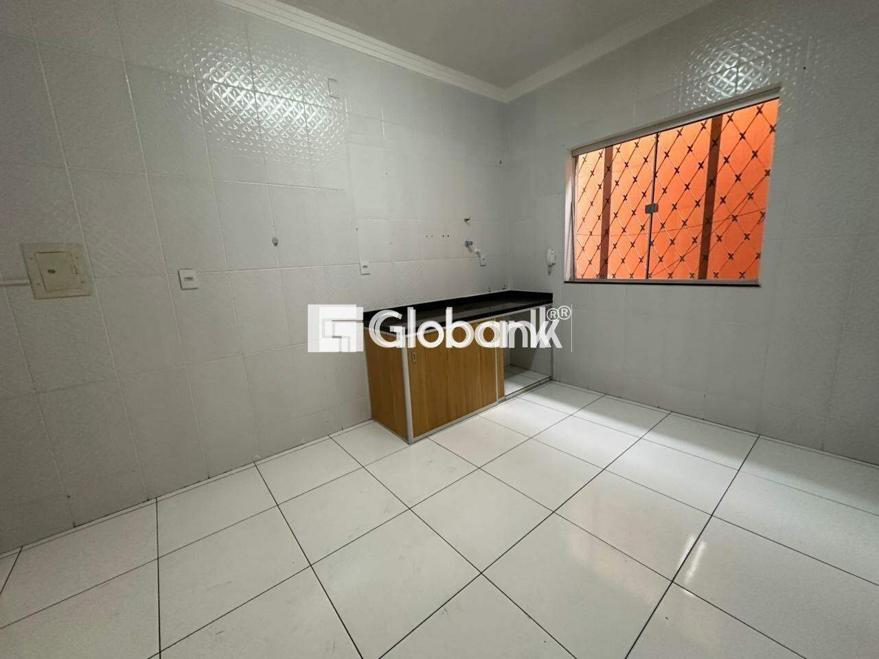 Casa 4 quartos para aluguel Morrinhos 110m² Montes Claros MG: