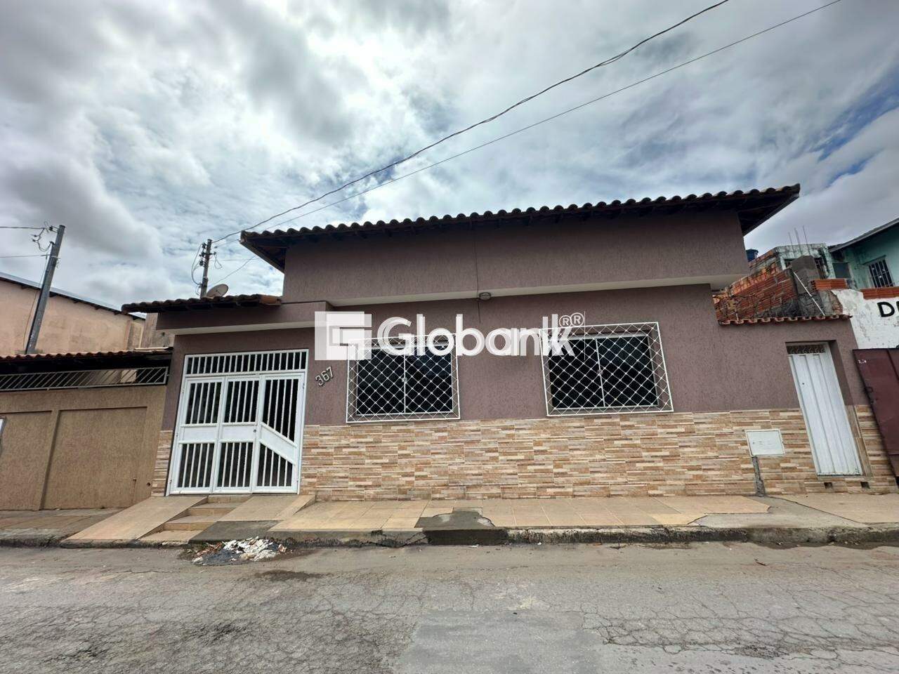 Casa 4 quartos para aluguel Morrinhos 110m² Montes Claros MG: 