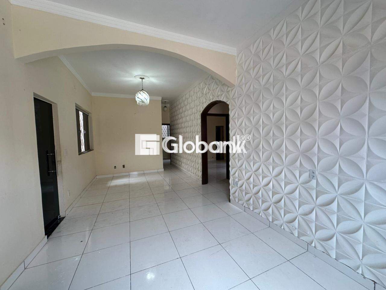 Casa 4 quartos para aluguel Morrinhos 110m² Montes Claros MG: 