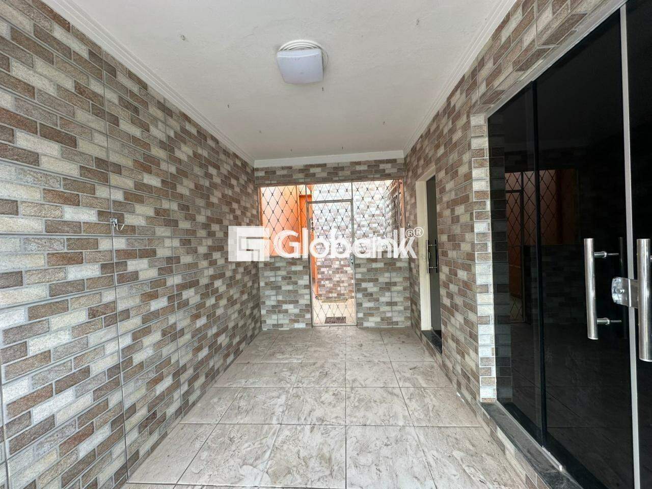 Casa 4 quartos para aluguel Morrinhos 110m² Montes Claros MG: 