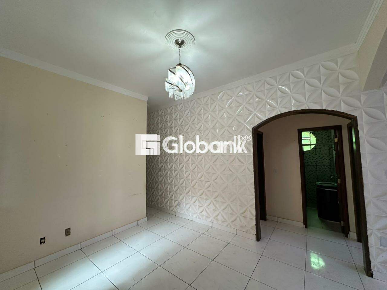 Casa 4 quartos para aluguel Morrinhos 110m² Montes Claros MG: