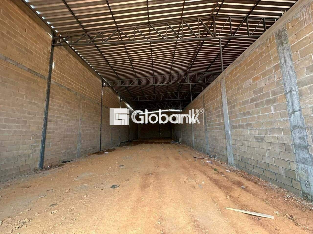 Galpão para aluguel Independência 345m² Montes Claros MG: 