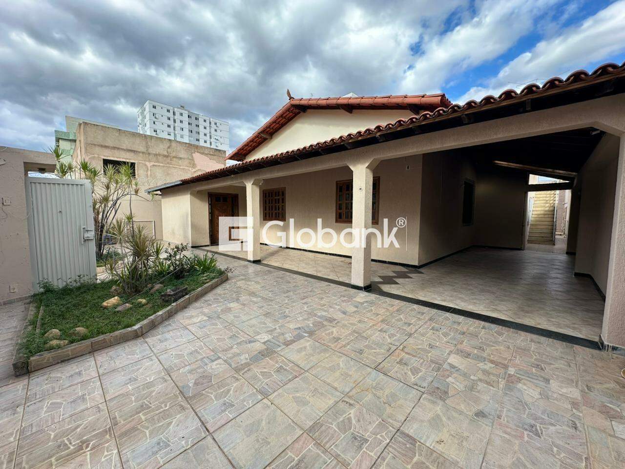 Casa 5 quartos para aluguel Jardim Panorama 280m² Montes Claros MG: