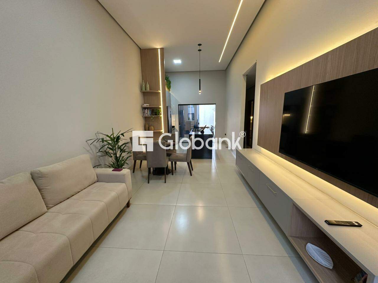 Casa 3 quartos para aluguel Loteamento Jardim Niemeyer 120m² Montes Claros MG: