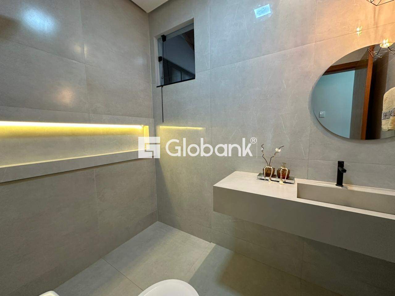 Casa 3 quartos para aluguel Loteamento Jardim Niemeyer 120m² Montes Claros MG: