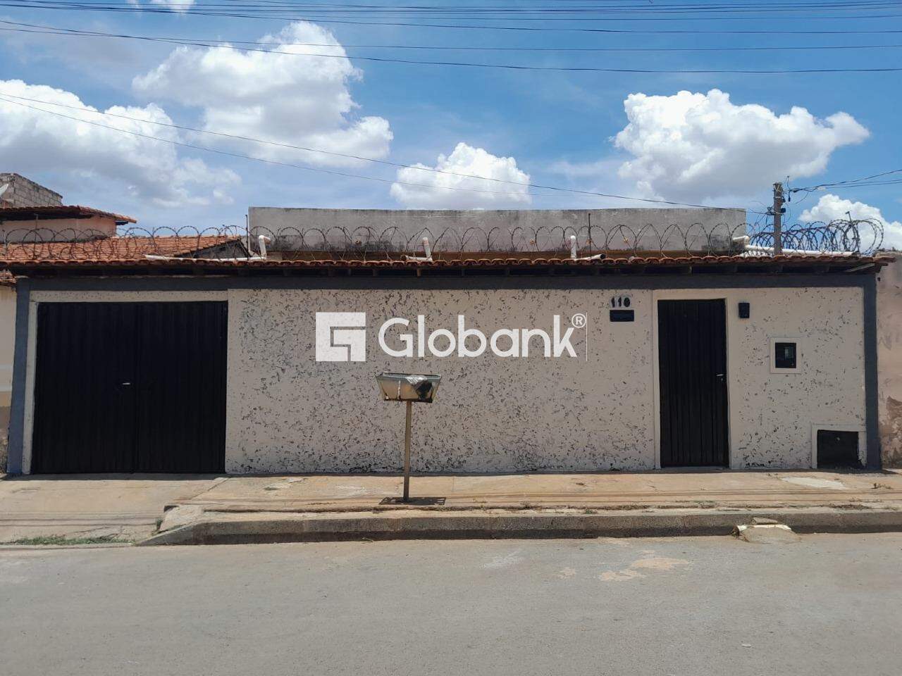 Casa 3 quartos para aluguel Independência 130m² Montes Claros MG: 