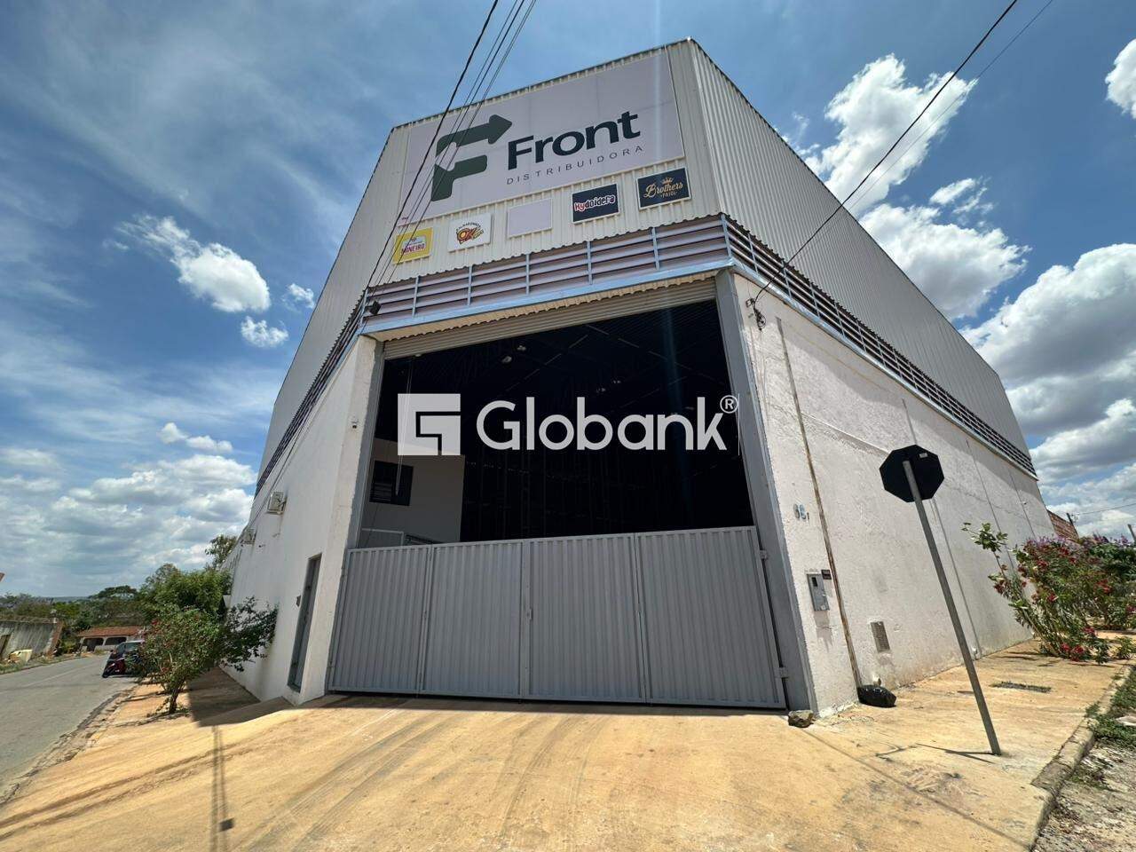 Galpão para aluguel Jardim Primavera 750m² Montes Claros MG: 