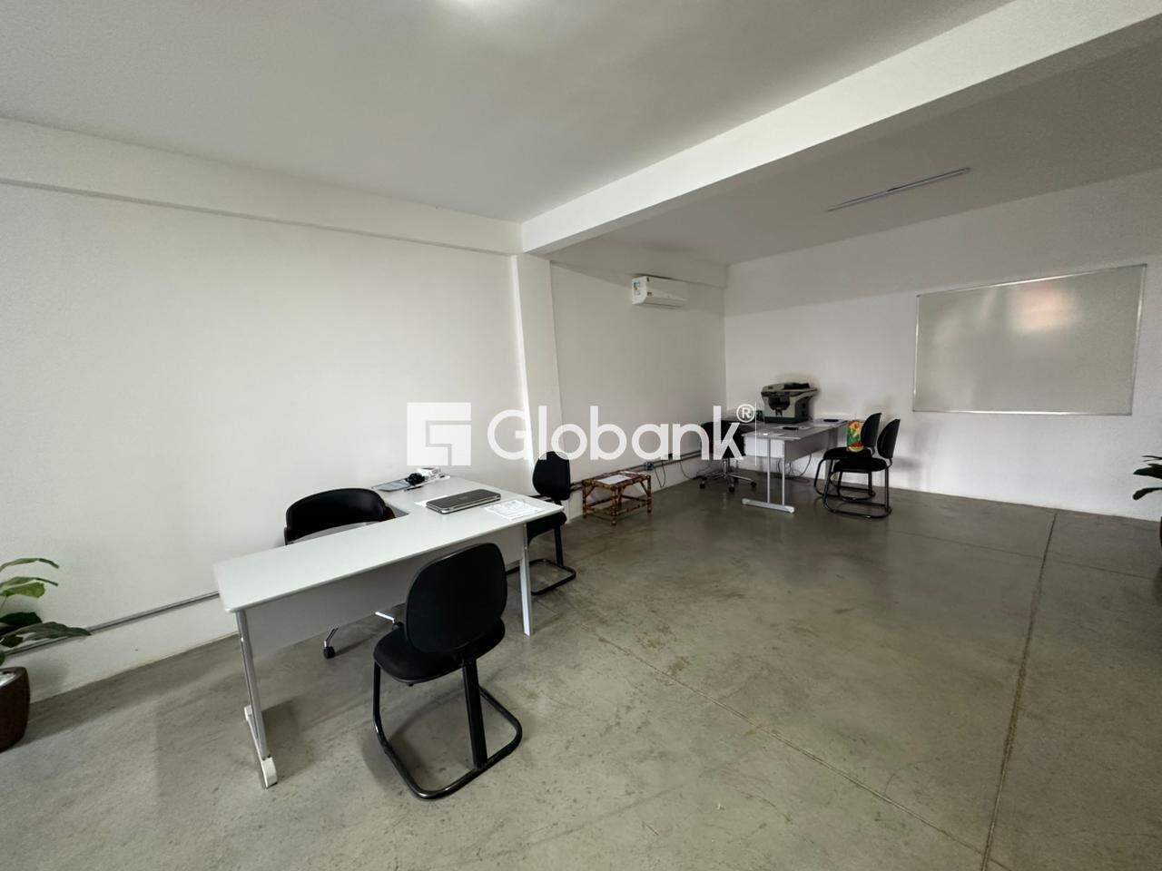 Galpão para aluguel Jardim Primavera 750m² Montes Claros MG: