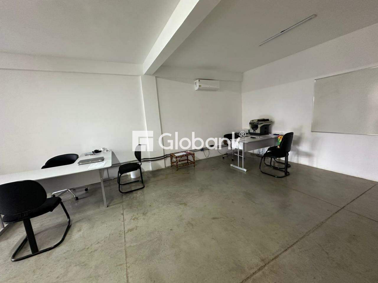 Galpão para aluguel Jardim Primavera 750m² Montes Claros MG: