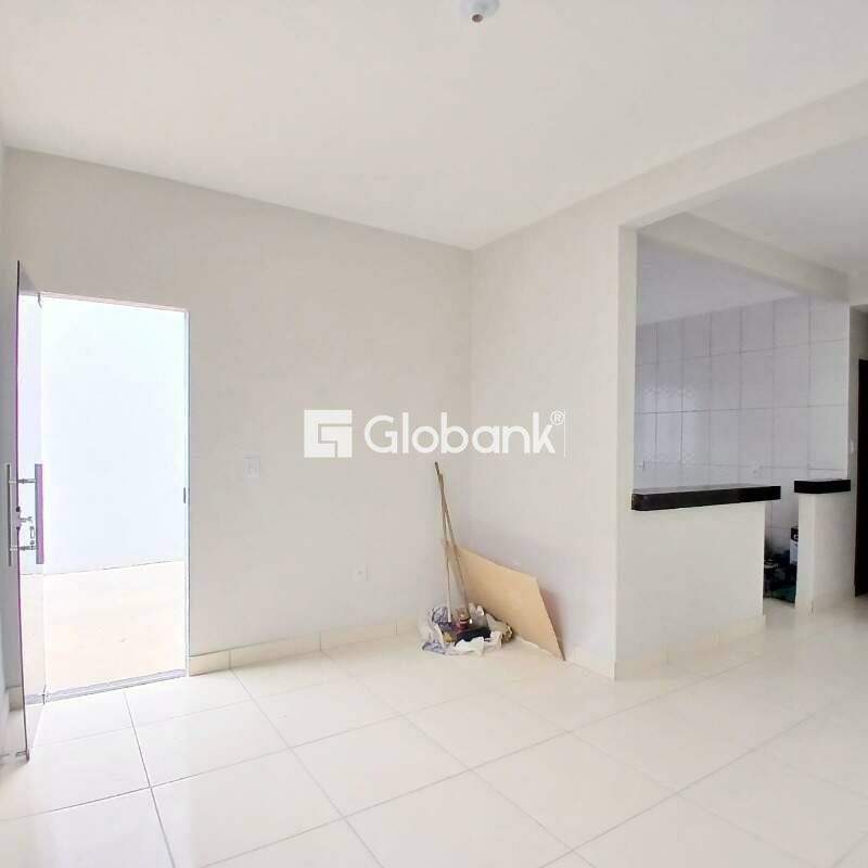 Casa 3 quartos à venda Santo Inácio 71m² Montes Claros MG: 