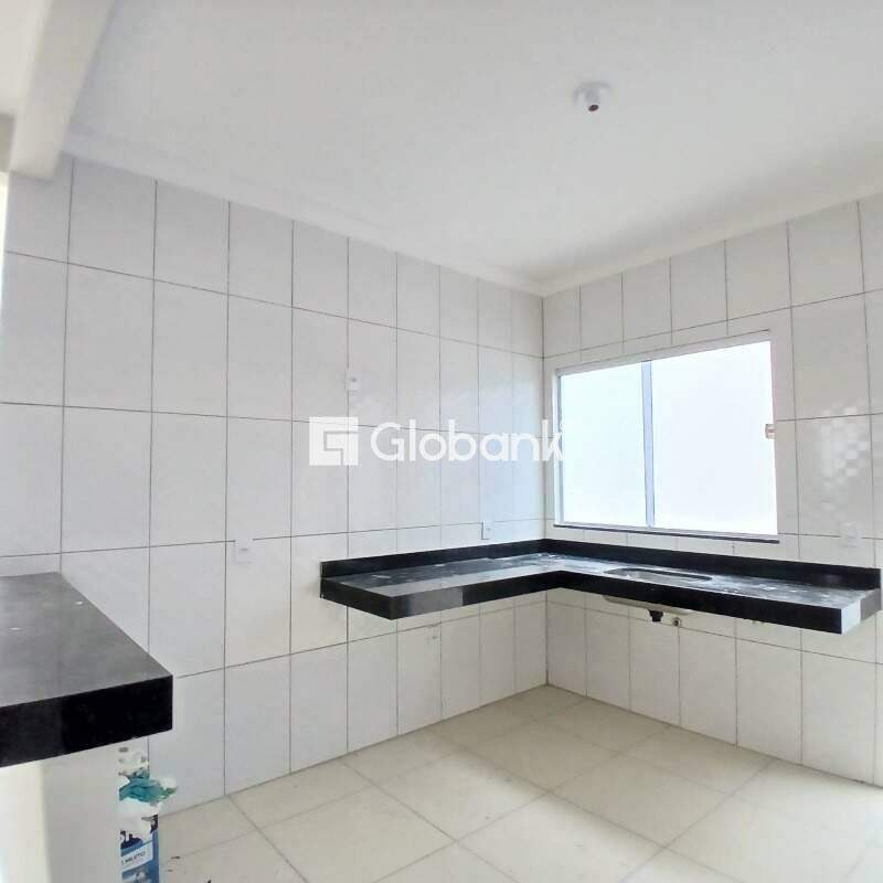 Casa 3 quartos à venda Santo Inácio 71m² Montes Claros MG: 