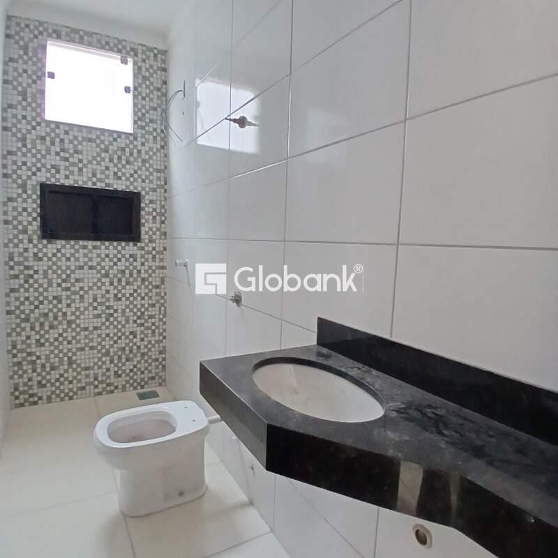 Casa 3 quartos à venda Santo Inácio 71m² Montes Claros MG: 