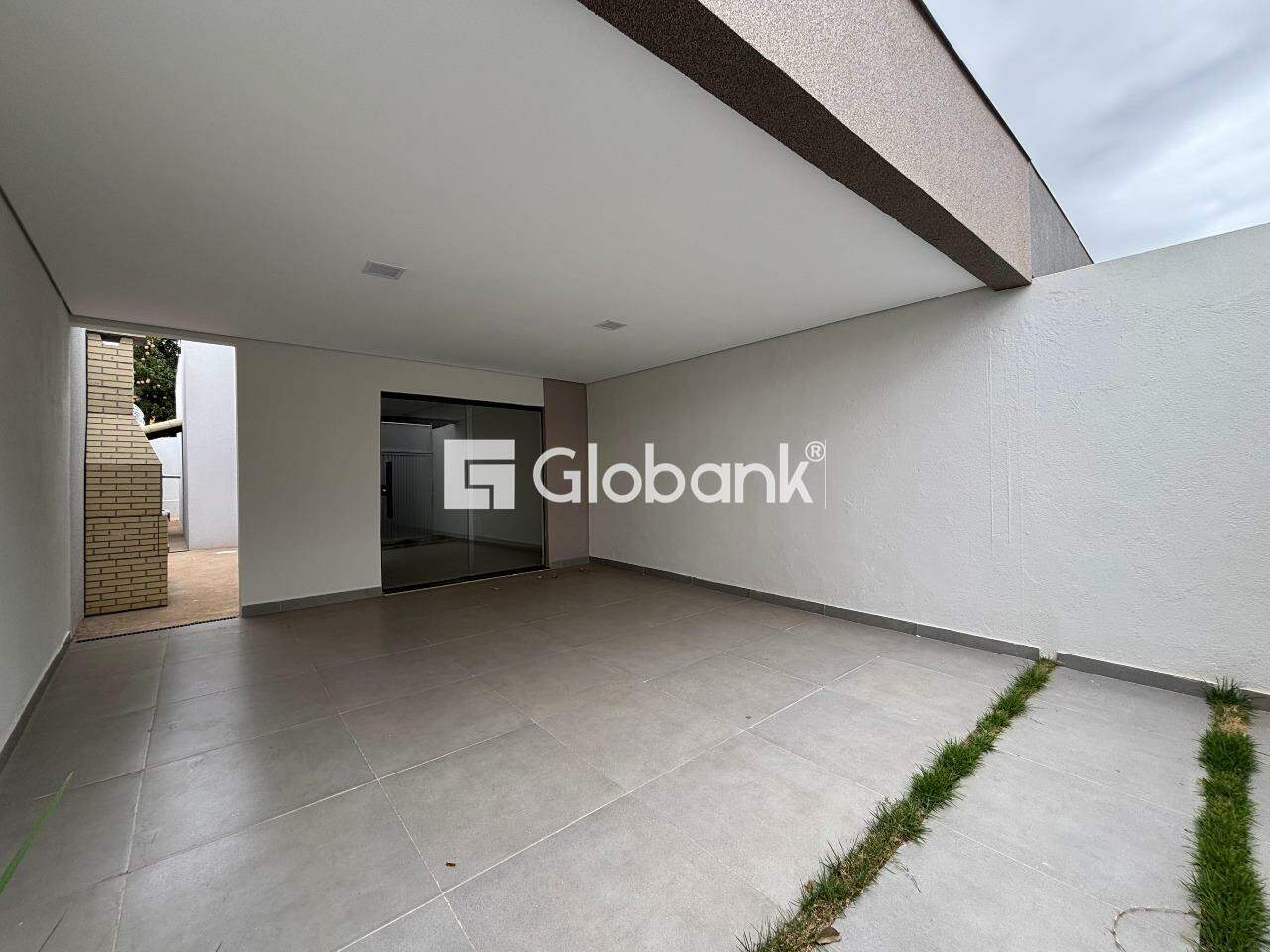 Casa 3 quartos para aluguel Monte Alegre 94m² Montes Claros MG: Garagem