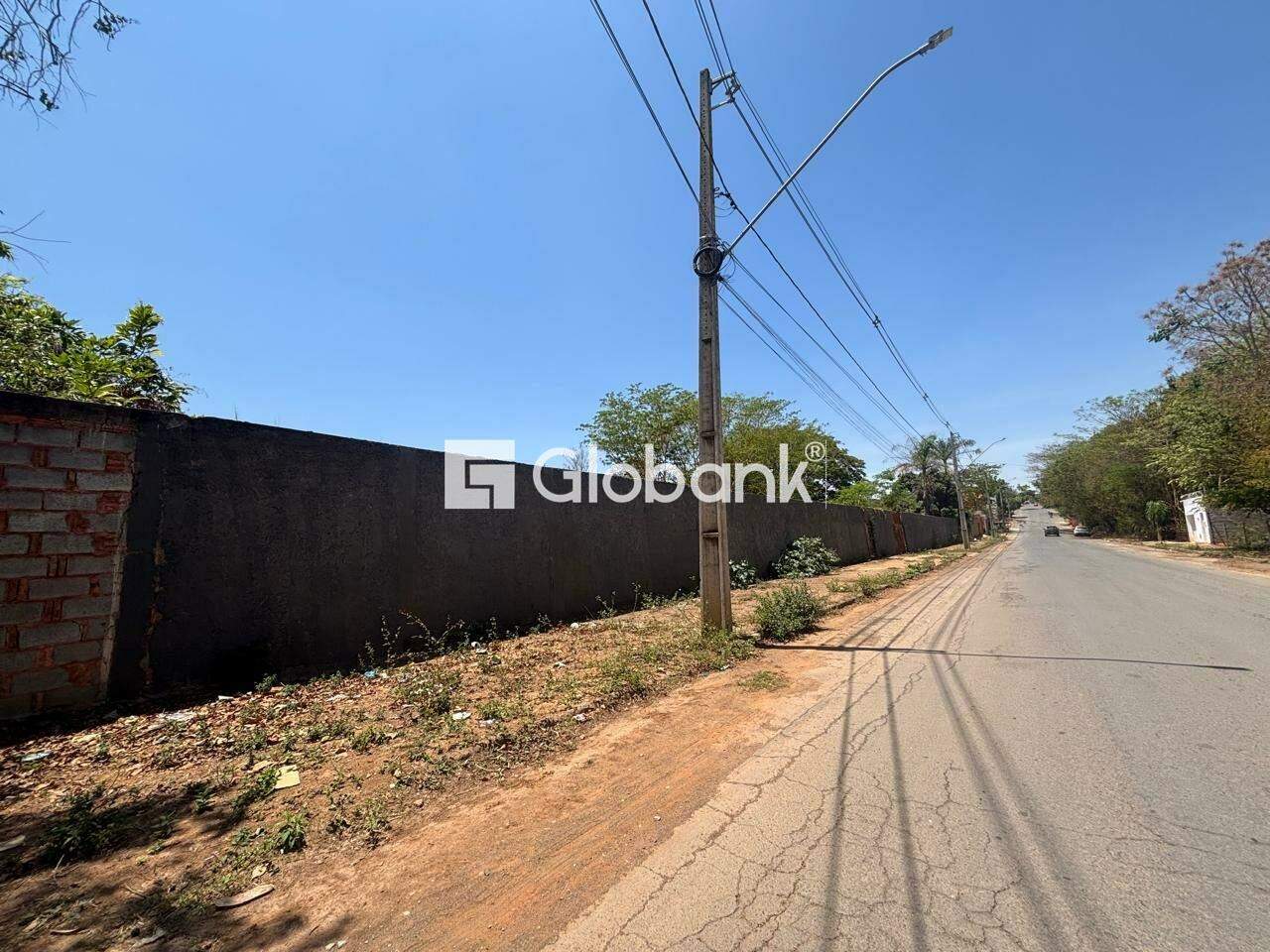 Terreno para aluguel Camilo Prates 0m² Montes Claros MG: Rua principal