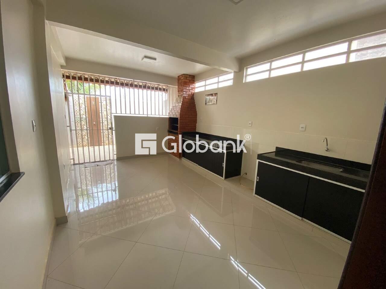 Casa 3 quartos à venda Santa Lúcia 200m² Montes Claros MG: 