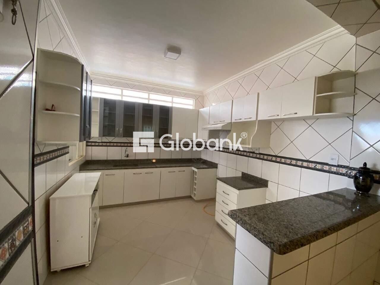 Casa 3 quartos à venda Santa Lúcia 200m² Montes Claros MG: 