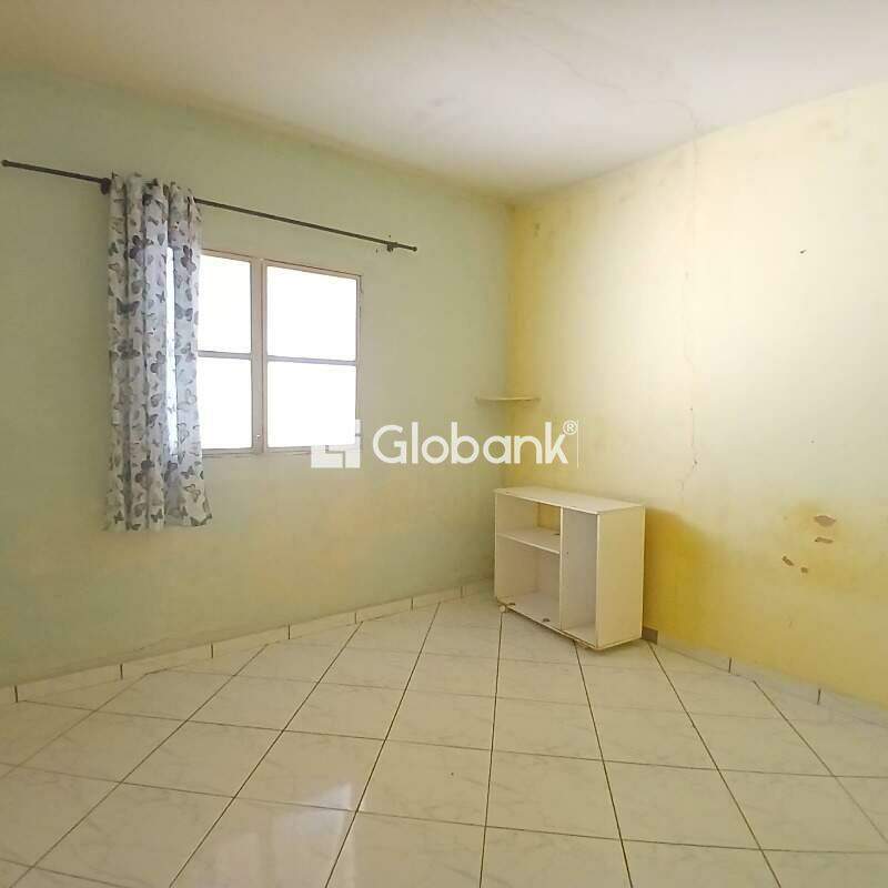 Casa 4 quartos à venda Vila Guilhermina 63m² Montes Claros MG: 