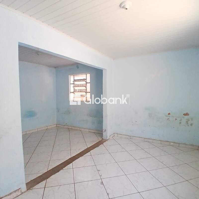 Casa 4 quartos à venda Vila Guilhermina 63m² Montes Claros MG: 