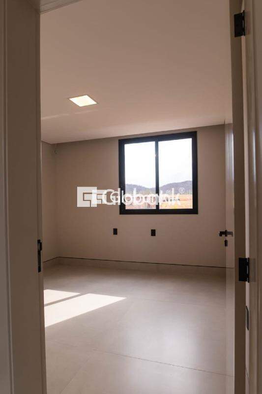 Casa 4 quartos à venda Residencial Terras Alphaville 300m² Montes Claros MG: