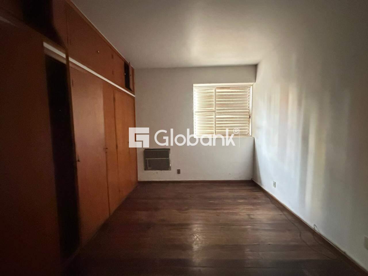 Casa 5 quartos para aluguel Centro 240m² Montes Claros MG: Quarto