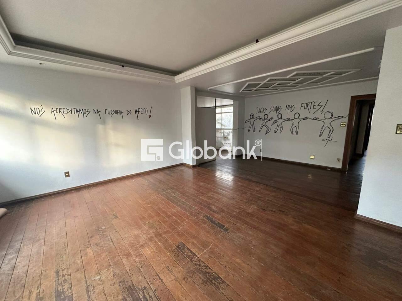 Casa 5 quartos para aluguel Centro 240m² Montes Claros MG: Sala