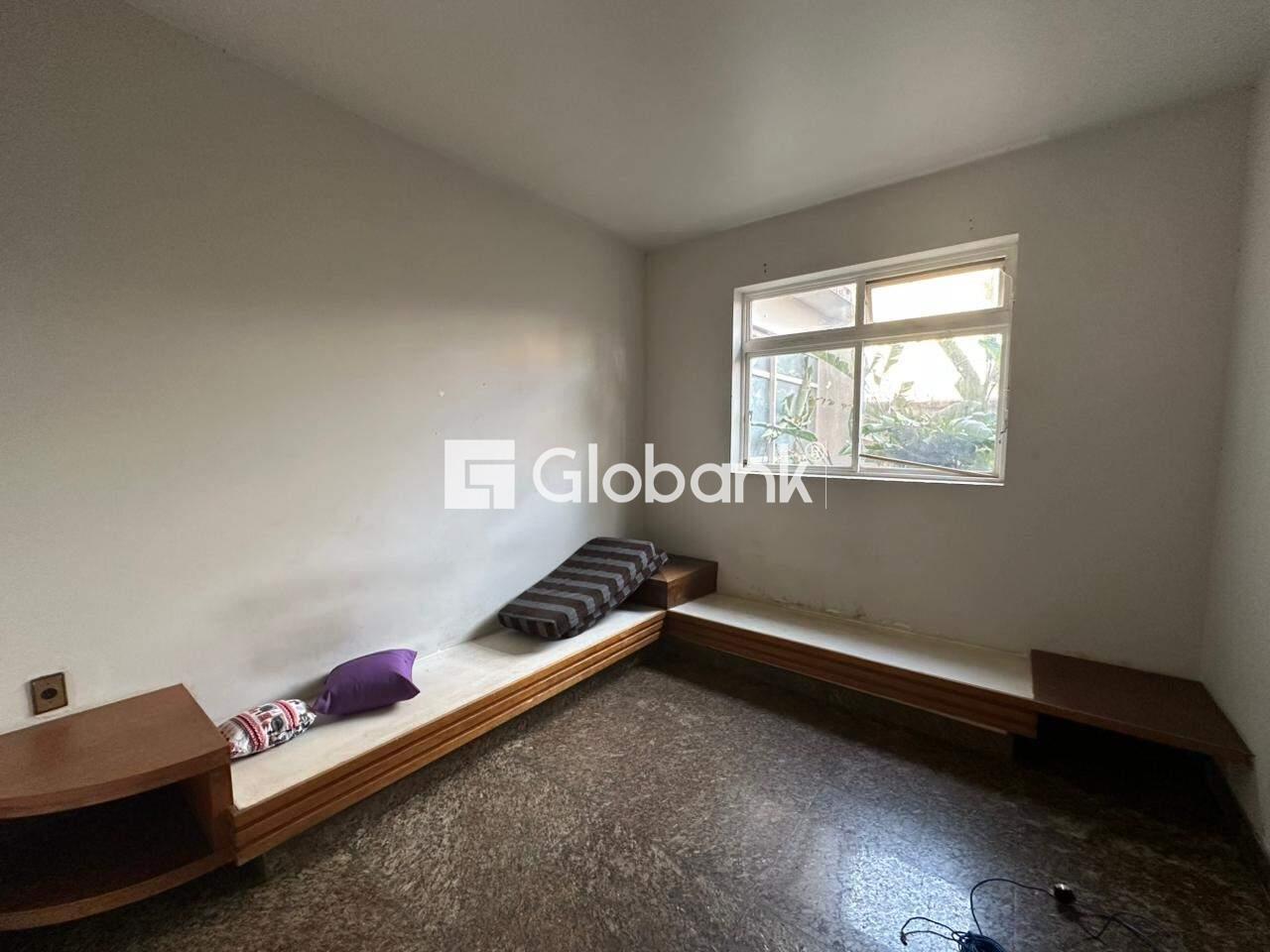 Casa 5 quartos para aluguel Centro 240m² Montes Claros MG: 