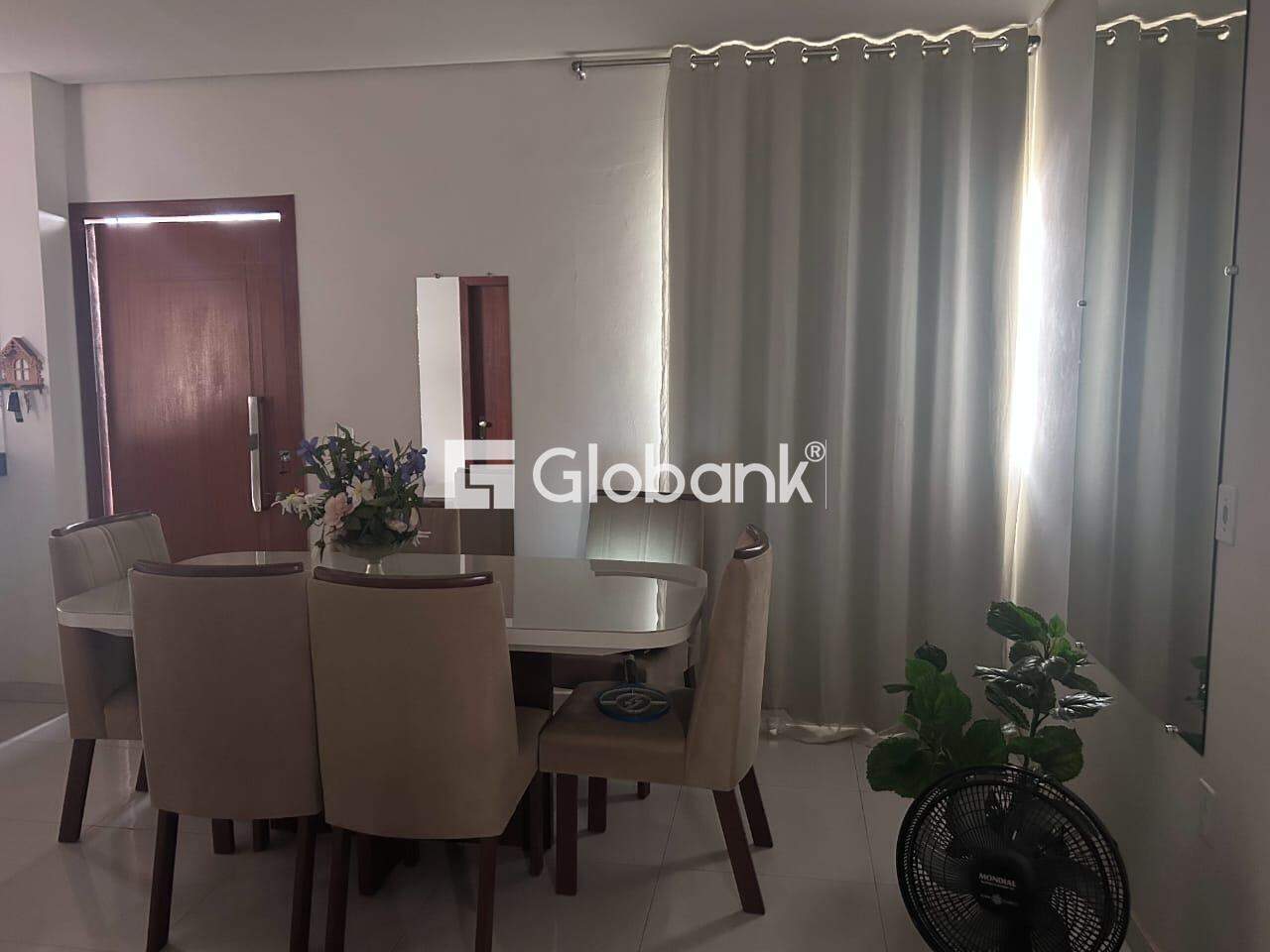 Casa 3 quartos para aluguel Belvedere 98m² Montes Claros MG: Sala