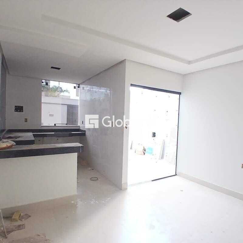 Casa 2 quartos à venda Jardim Olímpico 45m² Montes Claros MG: 