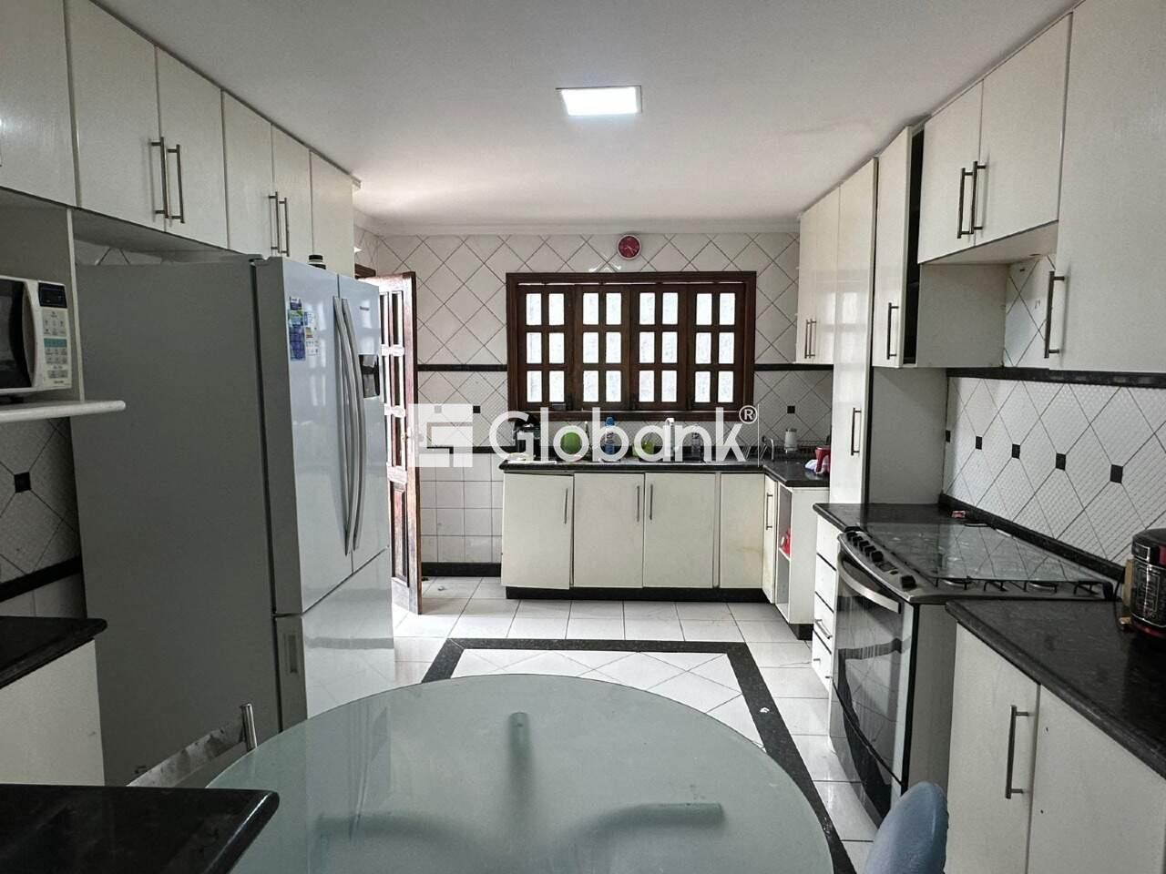 Casa 5 quartos à venda São José 300m² Montes Claros MG: 