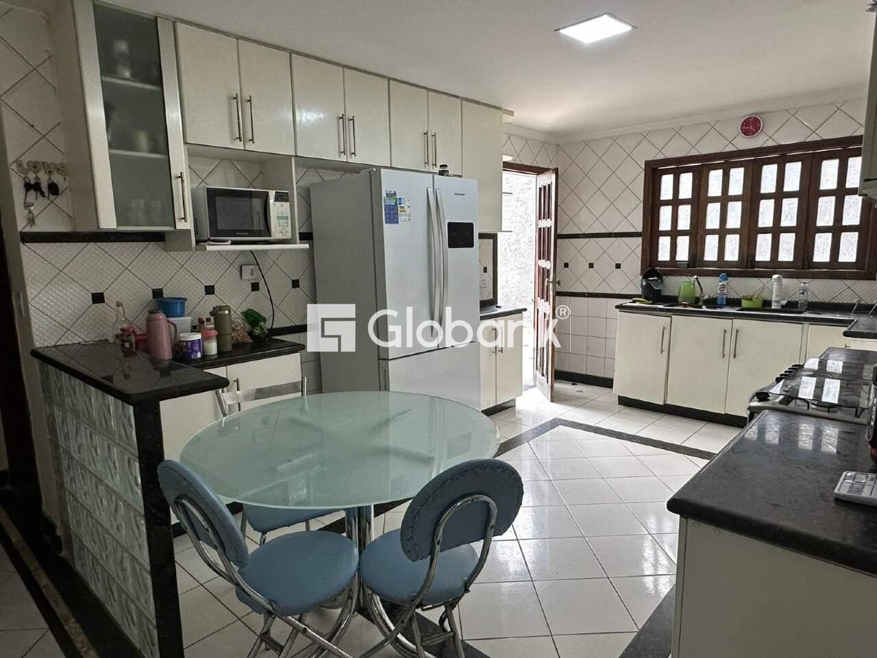 Casa 5 quartos à venda São José 300m² Montes Claros MG: 