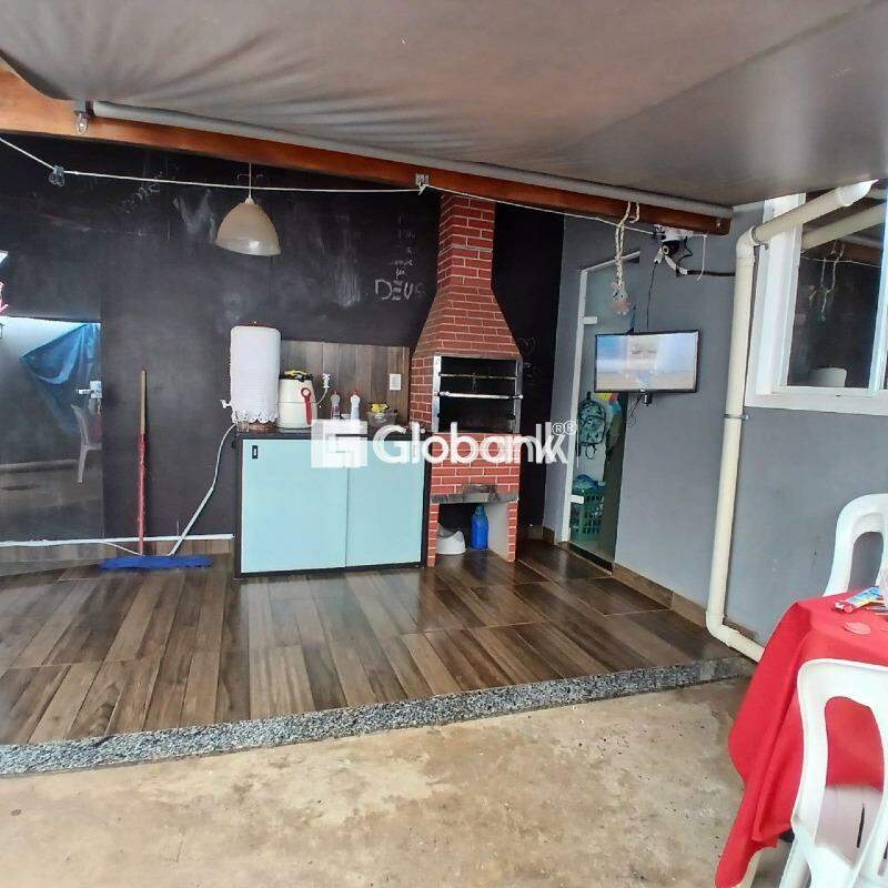 Casa 3 quartos à venda Acácias 90m² Montes Claros MG: 