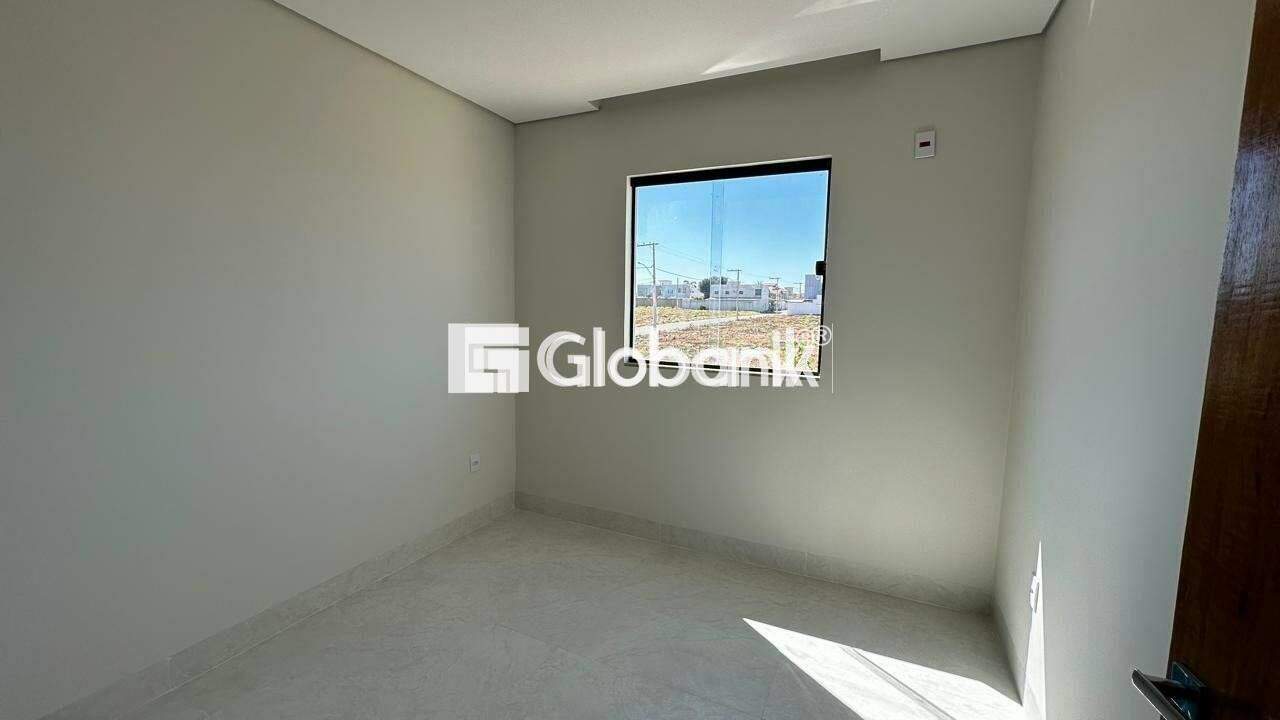 Casa 3 quartos à venda Planalto 101m² Montes Claros MG: 